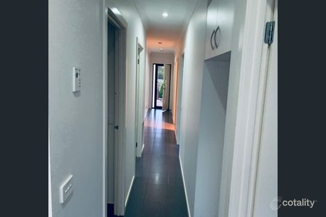 Property photo of 18 Alberfeldie Drive Truganina VIC 3029