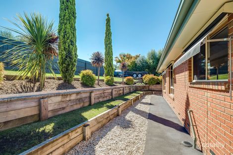 Property photo of 1 Paul Close Mount Evelyn VIC 3796
