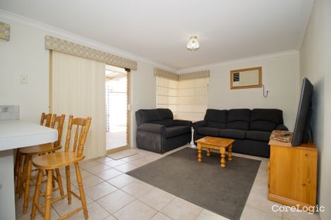 Property photo of 31 Parkland Drive Warnbro WA 6169