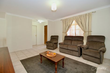 Property photo of 31 Parkland Drive Warnbro WA 6169