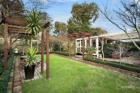 Property photo of 37 Shady Grove Nunawading VIC 3131