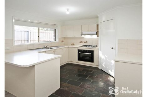 Property photo of 2/14 Phelan Drive Cranbourne North VIC 3977