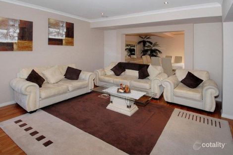 Property photo of 5 Bentley Avenue Roxburgh Park VIC 3064