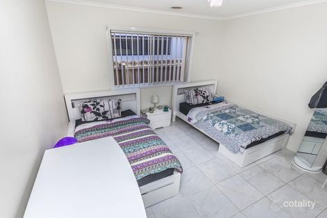 Property photo of 3 Maisie Court Roxburgh Park VIC 3064