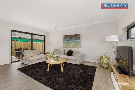 Property photo of 10 Sunrise Way Mickleham VIC 3064