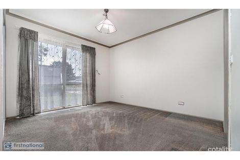 Property photo of 22 Heath Place Meadow Heights VIC 3048