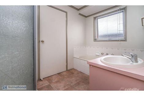 Property photo of 22 Heath Place Meadow Heights VIC 3048