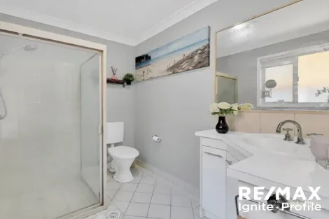 Property photo of 5 Warburton Close Forest Lake QLD 4078