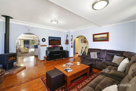 Property photo of 4 Tangerine Avenue Springfield NSW 2250