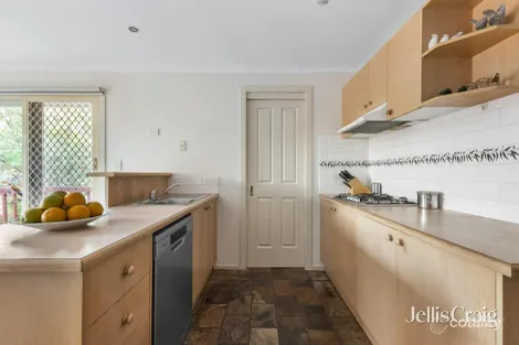 Property photo of 2/22 Nicholson Close Research VIC 3095