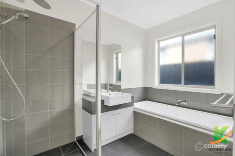 Property photo of 10 Henderson Drive Tarneit VIC 3029