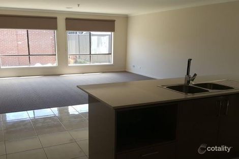 Property photo of 13 Genevieve Circuit Cranbourne East VIC 3977