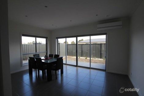Property photo of 5 Moncrieff Parade Point Cook VIC 3030