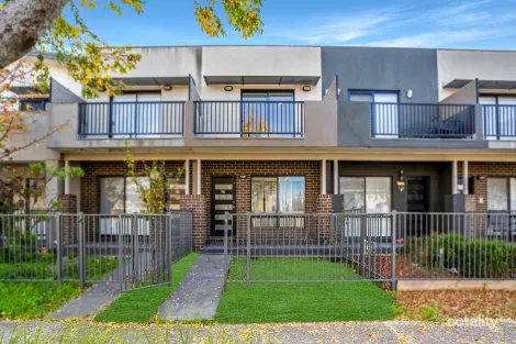 Property photo of 57 Valiant Crescent Craigieburn VIC 3064