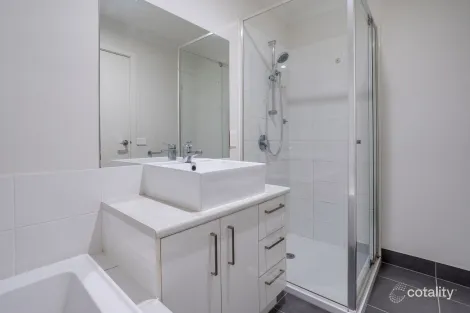Property photo of 57 Valiant Crescent Craigieburn VIC 3064