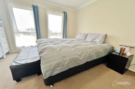 Property photo of 8 Henry Place Young NSW 2594