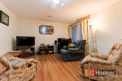 Property photo of 4 Chloe Court Cranbourne West VIC 3977