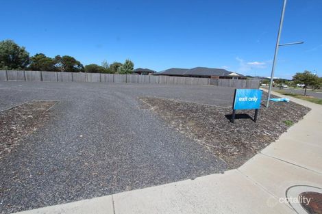 Property photo of 24 Lilydale Avenue Clyde North VIC 3978