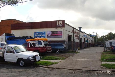 2/16 Regent Cres, Moorebank, NSW 2170