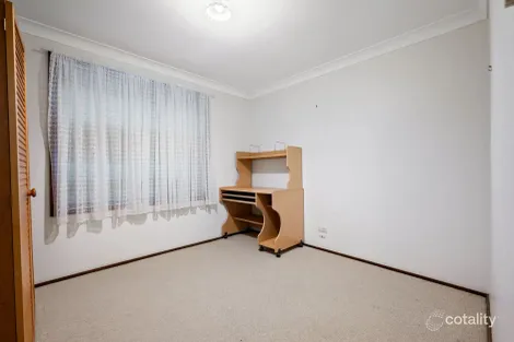 Property photo of 82 Potoroo Avenue St Helens Park NSW 2560