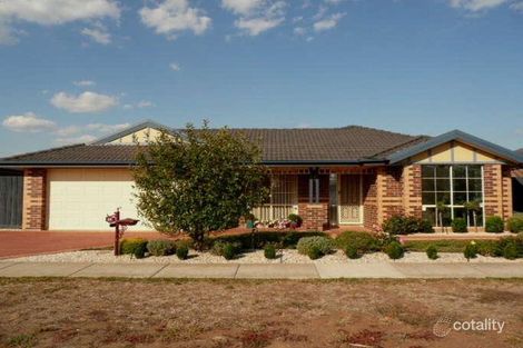 36 Thomas Carr Dr, Tarneit, VIC 3029