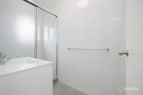 Property photo of 1/144 Robert Road Bentley Park QLD 4869