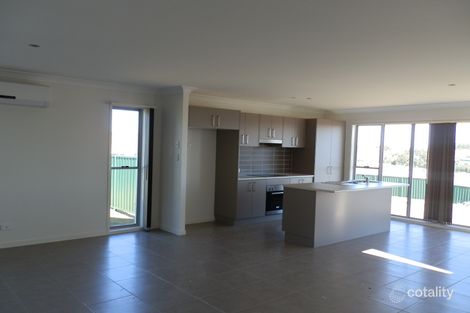 2929 Sandfield St, Cameron Park, NSW 2285