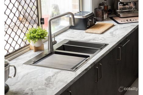 Property photo of 12 Brookvale Place Bracken Ridge QLD 4017