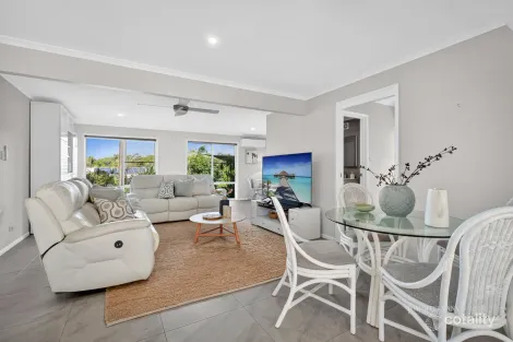 Property photo of 4 Driftwood Drive Castaways Beach QLD 4567