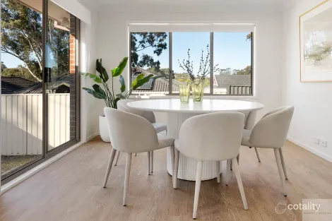 Property photo of 10 Clarke Place Mount Annan NSW 2567