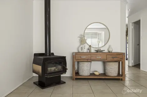 Property photo of 12 Ironbark Court Highfields QLD 4352