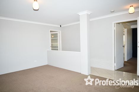 Property photo of 32 Albina Chase Lakelands WA 6180