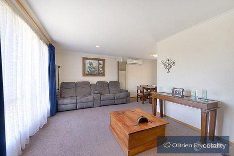 Property photo of 16 Heatherleigh Court Carrum Downs VIC 3201