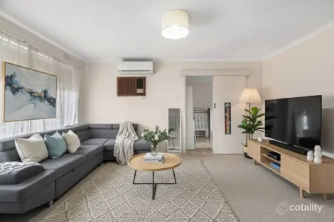 Property photo of 27 Hanleth Avenue Springvale VIC 3171