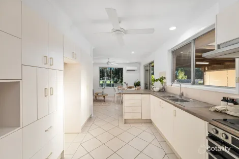 Property photo of 16 Windsor Road Wamberal NSW 2260