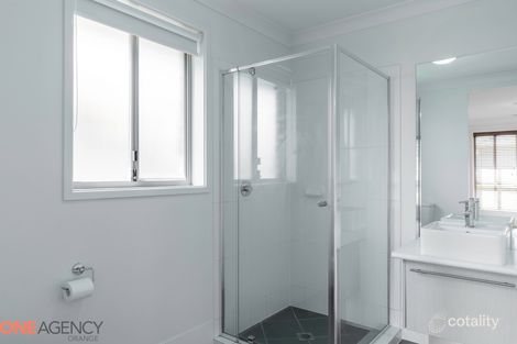 Property photo of 33 Molloy Drive Orange NSW 2800