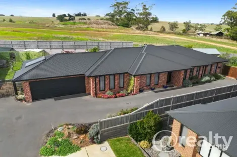 Property photo of 9 Cloverleaf Crescent Drouin VIC 3818