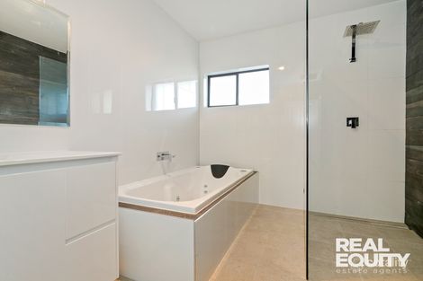 Property photo of 6 Kalana Close Moorebank NSW 2170