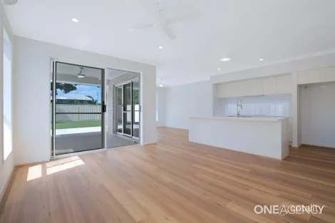 Property photo of 7 Eversleigh Road Scarborough QLD 4020