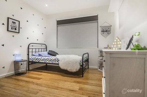 Property photo of 15 Clopton Rise Craigieburn VIC 3064