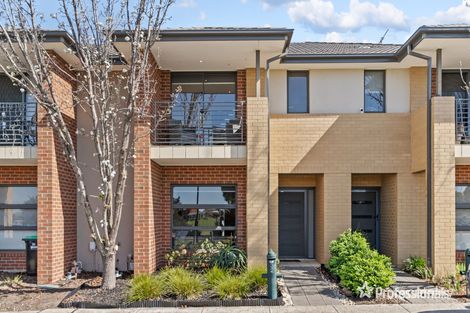 Property photo of 32 Eloura Circuit Taylors Hill VIC 3037