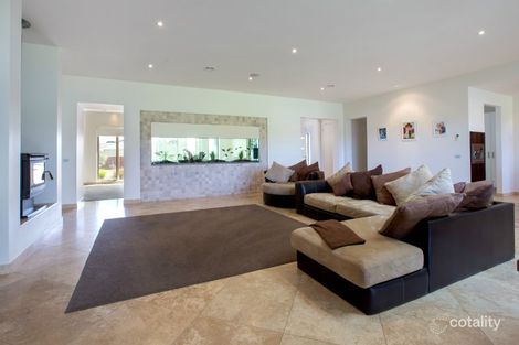 Property photo of 18 Crestwood Drive Rosebud VIC 3939