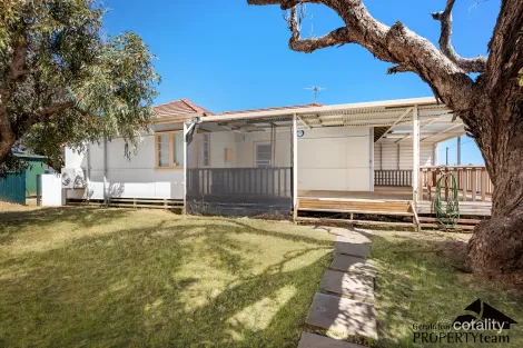 8 Whitfield St, Beachlands, WA 6530