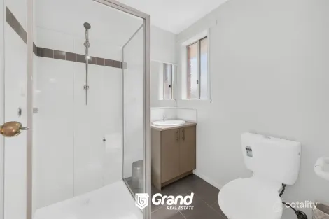 Property photo of 1 Ingel Place Hampton Park VIC 3976