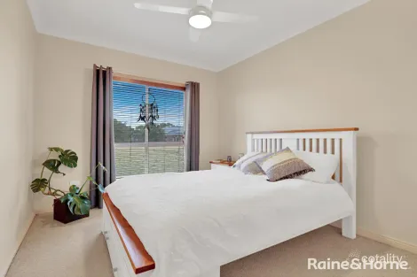 Property photo of 6 McLennan Close Robin Hill NSW 2795