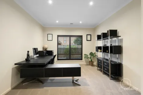Property photo of 10 Barrett Place Doreen VIC 3754