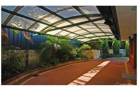 17 Fisherton Cct, Kinross, WA 6028