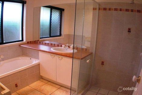 Property photo of 17 Sardinia Place Parrearra QLD 4575