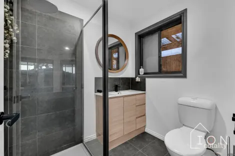 Property photo of 21 Dartmoor Drive Cranbourne East VIC 3977