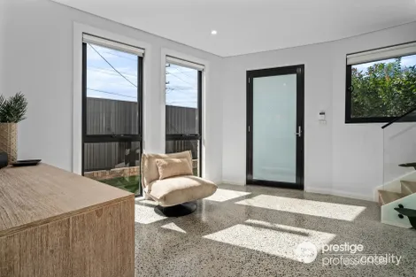 Property photo of 4/40 Bungarra Crescent Chipping Norton NSW 2170